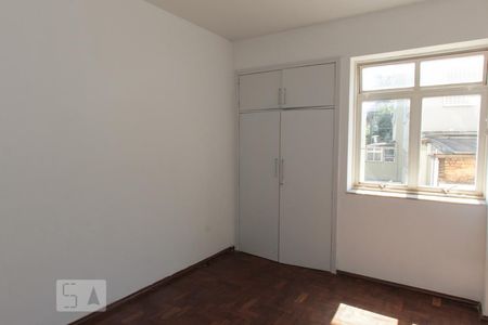 Quarto 1 de apartamento para alugar com 3 quartos, 125m² em Santo Antônio, Belo Horizonte