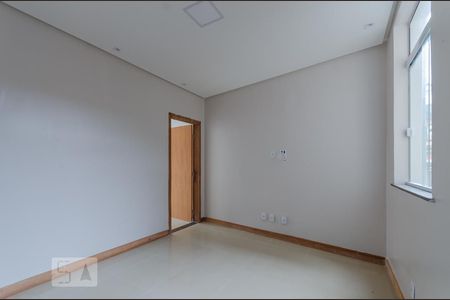 Sala de apartamento para alugar com 2 quartos, 80m² em Dois de Julho, Salvador