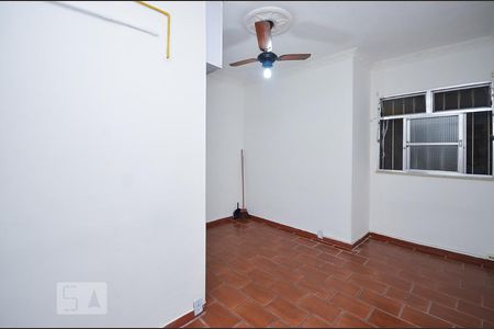 Sala de kitnet/studio para alugar com 1 quarto, 35m² em Centro, Niterói