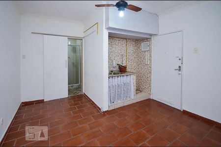 Sala de kitnet/studio para alugar com 1 quarto, 35m² em Centro, Niterói