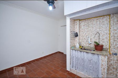 Sala de kitnet/studio para alugar com 1 quarto, 35m² em Centro, Niterói