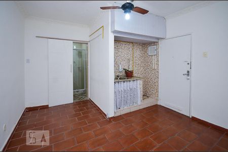 Sala de kitnet/studio para alugar com 1 quarto, 35m² em Centro, Niterói