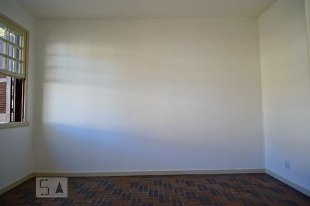 Sala de apartamento para alugar com 3 quartos, 64m² em Passo da Areia, Porto Alegre