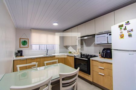 Cozinha de casa para alugar com 3 quartos, 80m² em Niterói, Canoas