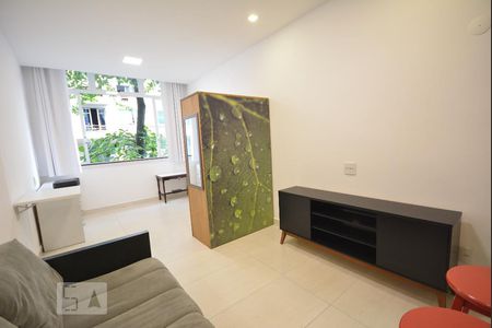 Sala de kitnet/studio para alugar com 1 quarto, 40m² em Catete, Rio de Janeiro