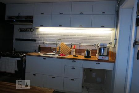 Cozinha de apartamento para alugar com 3 quartos, 110m² em Menino Deus, Porto Alegre