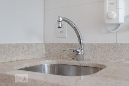 Cozinha de apartamento para alugar com 1 quarto, 70m² em Jardim Sabará, Porto Alegre