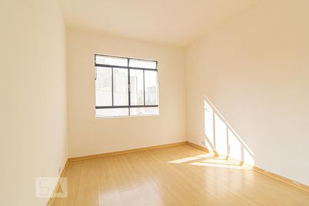 Quarto 2 de apartamento para alugar com 2 quartos, 75m² em Centro, Curitiba