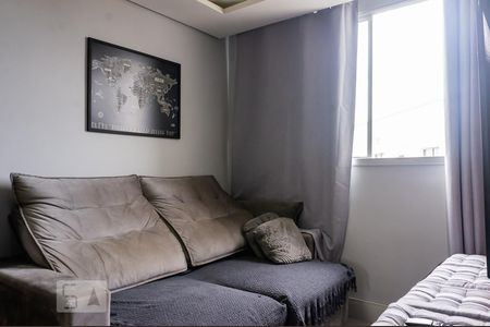 Sala de apartamento para alugar com 2 quartos, 50m² em Rubem Berta, Porto Alegre