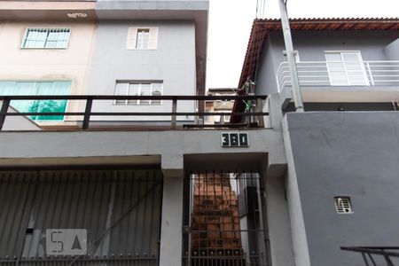 Fachada de kitnet/studio para alugar com 1 quarto, 18m² em Jardim Semiramis, Cotia