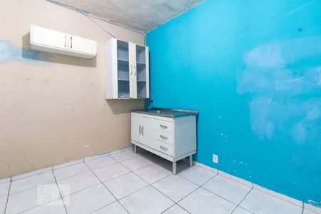 Cozinha de casa para alugar com 1 quarto, 40m² em Vila Carmosina, São Paulo