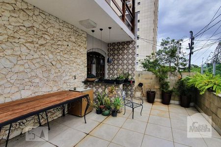 Varanda de casa à venda com 8 quartos, 580m² em Santo Antônio, Belo Horizonte