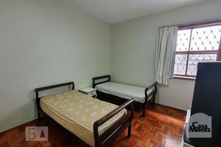 Quarto de casa à venda com 8 quartos, 580m² em Santo Antônio, Belo Horizonte