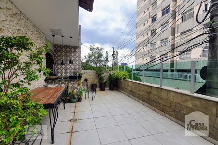 Varanda de casa à venda com 8 quartos, 580m² em Santo Antônio, Belo Horizonte