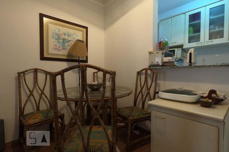 Sala de apartamento à venda com 2 quartos, 80m² em Parque Taboão, Taboão da Serra