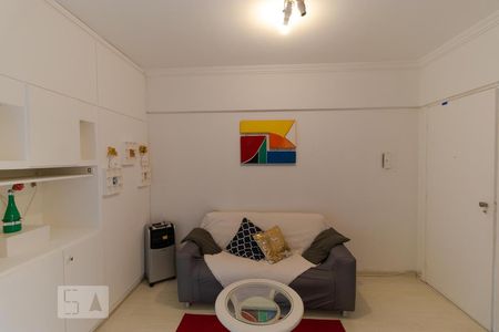 Sala de kitnet/studio para alugar com 1 quarto, 74m² em Centro, Campinas