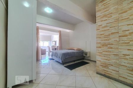 Quarto de apartamento para alugar com 1 quarto, 50m² em Alto Petrópolis, Porto Alegre