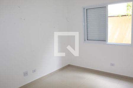 quarto 1 de casa para alugar com 2 quartos, 73m² em Vila Santo Antônio, Cotia