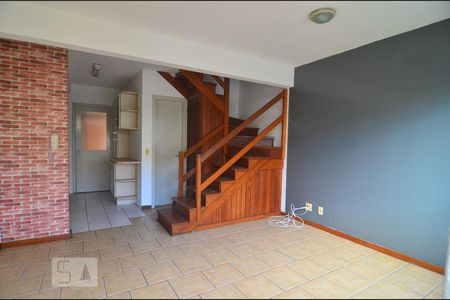 Sala de casa de condomínio à venda com 3 quartos, 78m² em Marechal Rondon, Canoas