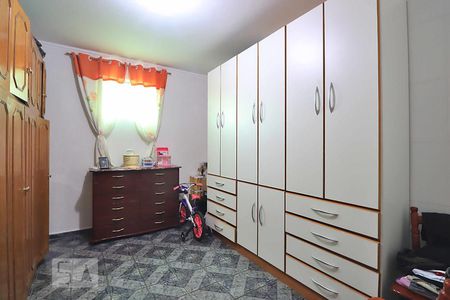 Quarto 2 de casa para alugar com 2 quartos, 216m² em Jardim das Maravilhas, Santo André