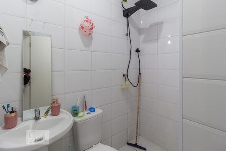 Banheiro de casa de condomínio à venda com 2 quartos, 70m² em Veloso, Osasco