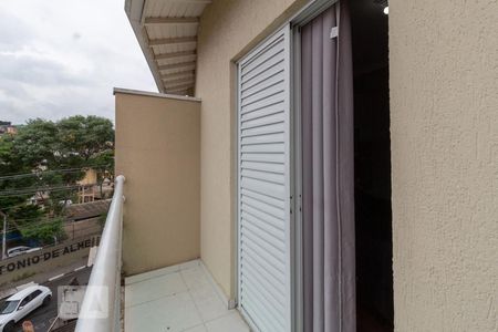 Sacada de casa de condomínio à venda com 2 quartos, 70m² em Veloso, Osasco