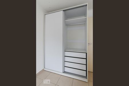 Quarto 2 de apartamento para alugar com 2 quartos, 50m² em Jardim Magnólia, Campinas