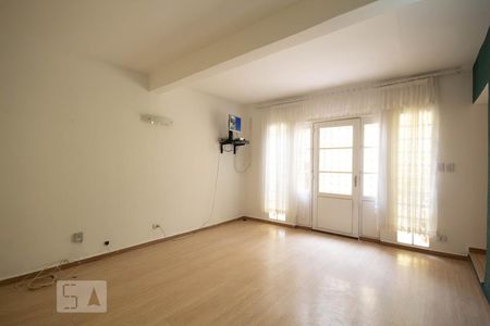 Sala de Estar de casa para alugar com 5 quartos, 130m² em Bonfim, Osasco