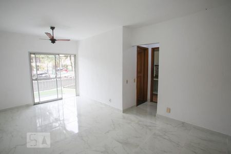 Sala de apartamento para alugar com 2 quartos, 70m² em Pechincha, Rio de Janeiro