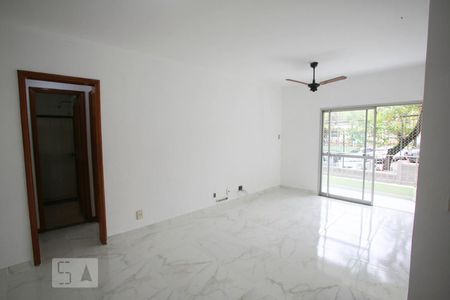 Sala de apartamento para alugar com 2 quartos, 70m² em Pechincha, Rio de Janeiro