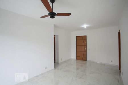 Sala de apartamento para alugar com 2 quartos, 70m² em Pechincha, Rio de Janeiro