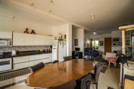 Sala de Estar de casa para alugar com 5 quartos, 450m² em Vila Brandina, Campinas