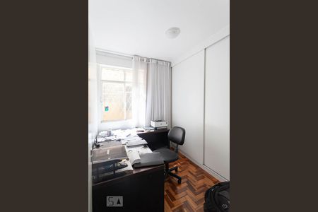 Quarto 1 de apartamento para alugar com 3 quartos, 90m² em Santo Antônio, Belo Horizonte