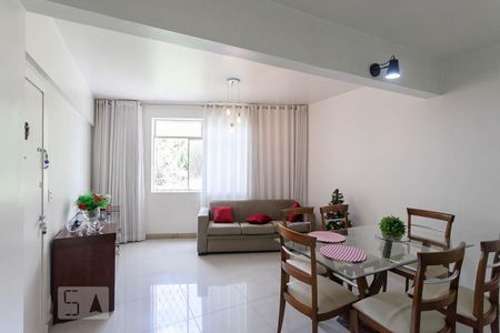 Sala de apartamento para alugar com 3 quartos, 90m² em Santo Antônio, Belo Horizonte