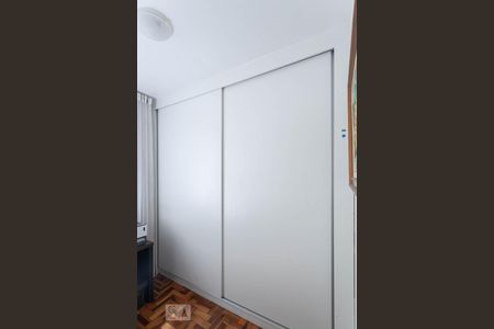 Quarto 1 de apartamento para alugar com 3 quartos, 90m² em Santo Antônio, Belo Horizonte