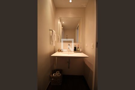 Lavabo de casa para alugar com 4 quartos, 400m² em Jardim Marajoara, São Paulo