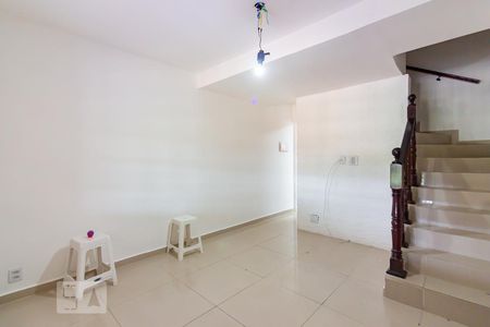 Sala de casa para alugar com 2 quartos, 160m² em Cidade das Flores, Osasco