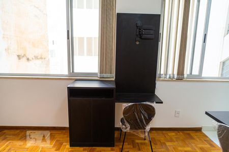 Mesa de Escritório da Sala/Quarto de apartamento para alugar com 1 quarto, 32m² em Centro, Belo Horizonte