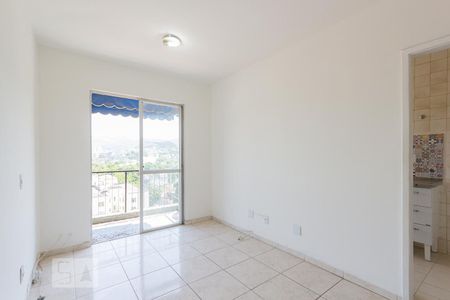 Sala de apartamento para alugar com 2 quartos, 55m² em Pechincha, Rio de Janeiro