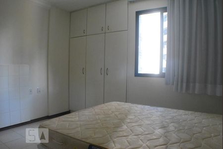 Quarto  de apartamento para alugar com 1 quarto, 56m² em Caminho das Árvores, Salvador