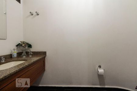 Lavabo de casa para alugar com 4 quartos, 300m² em Jardim Anália Franco, São Paulo