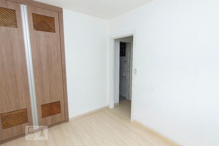 Quarto 1 de apartamento para alugar com 2 quartos, 50m² em Jardim Itu, Porto Alegre