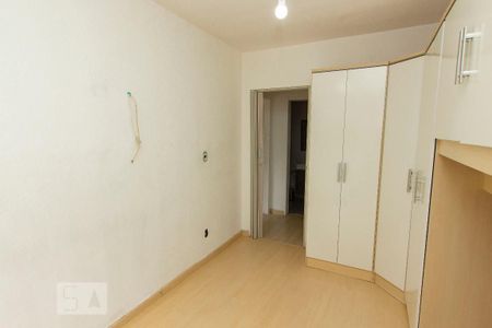 Quarto 2 de apartamento para alugar com 2 quartos, 50m² em Jardim Itu, Porto Alegre