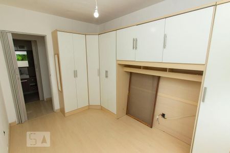 Quarto 2 de apartamento para alugar com 2 quartos, 50m² em Jardim Itu, Porto Alegre