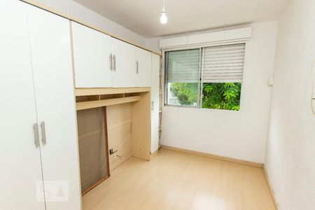 Quarto 2 de apartamento para alugar com 2 quartos, 50m² em Jardim Itu, Porto Alegre