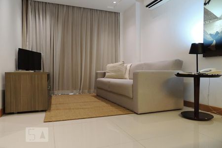 Sala  de apartamento para alugar com 1 quarto, 46m² em Jacarepaguá, Rio de Janeiro