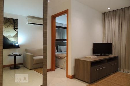 Sala  de apartamento para alugar com 1 quarto, 46m² em Jacarepaguá, Rio de Janeiro