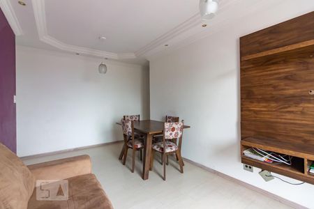 Sala de apartamento para alugar com 2 quartos, 58m² em Jardim Roberto, Osasco