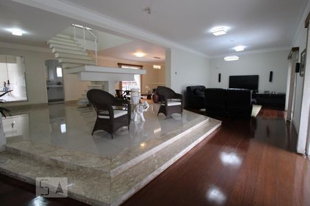 Sala de casa para alugar com 4 quartos, 800m² em Parque Taquaral, Campinas