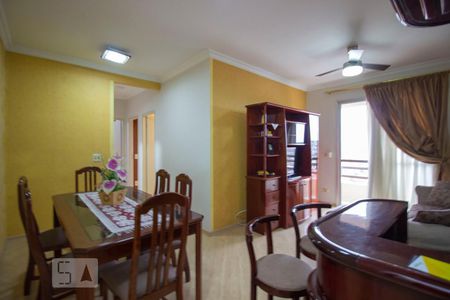 Sala de apartamento à venda com 3 quartos, 75m² em Jardim Tamoio, Jundiaí